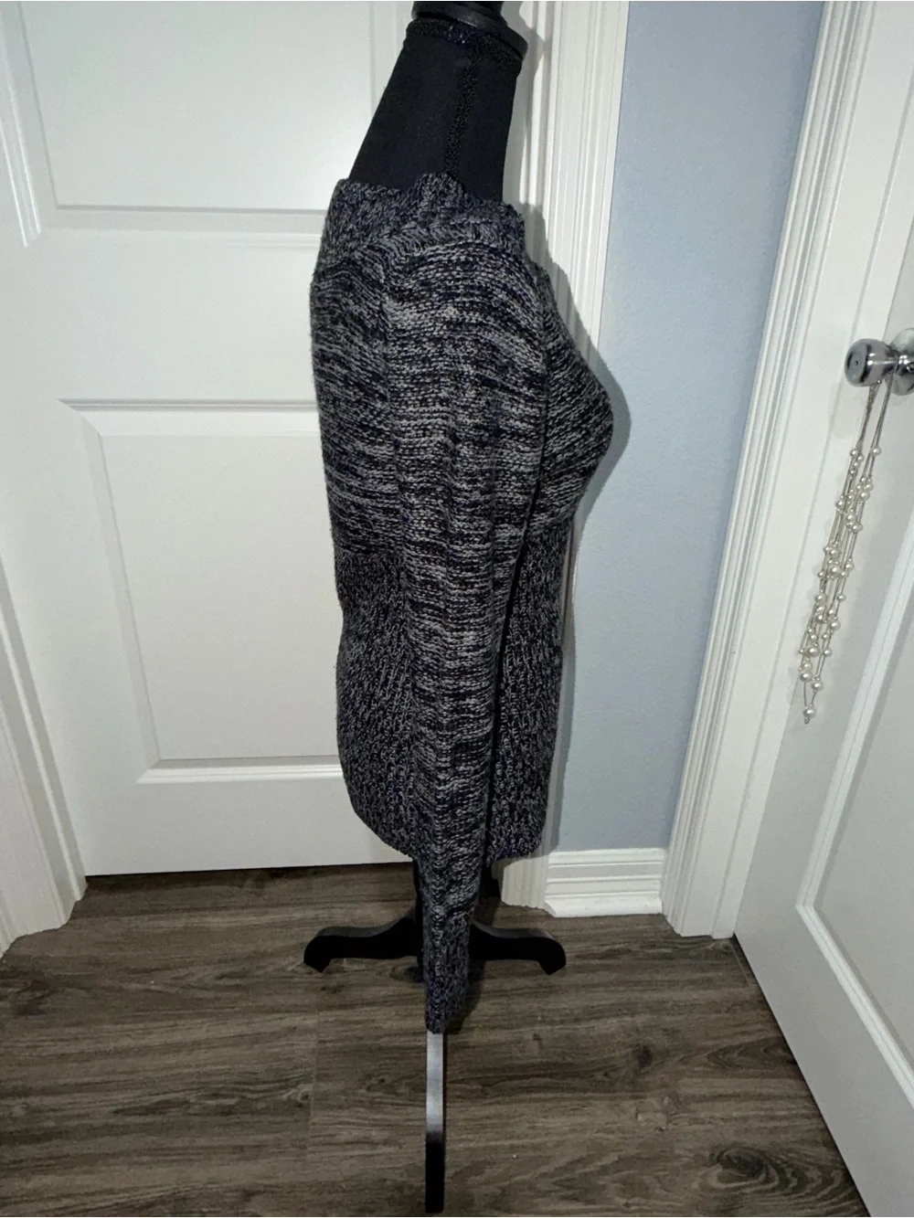 Arizona Jean Company Women's V-Neck Marled Sweater - Black, Gray size large